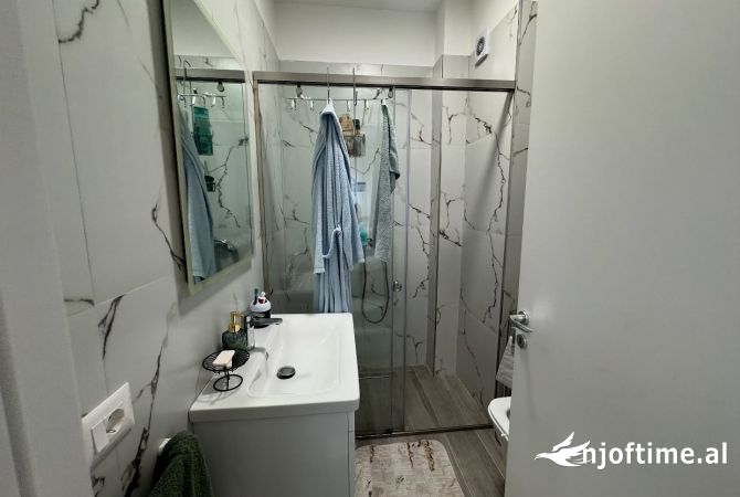 Shtepi me qera 2+1 ne Tirane - 730 Euro