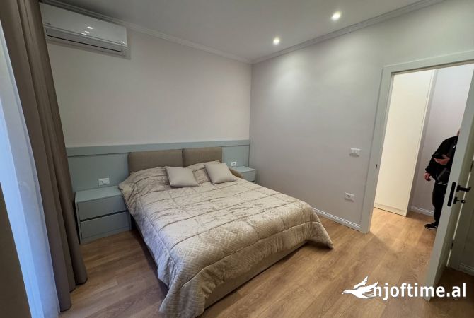 Shtepi me qera Apartament ne Tirane, 2+1, Mobilimi E mobiluar, Pagesa 730  Euro.