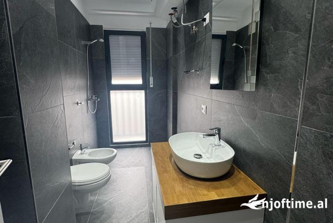 Shtepi me qera Apartament ne Tirane, 1+1, Mobilimi E mobiluar, Pagesa 550  Euro.