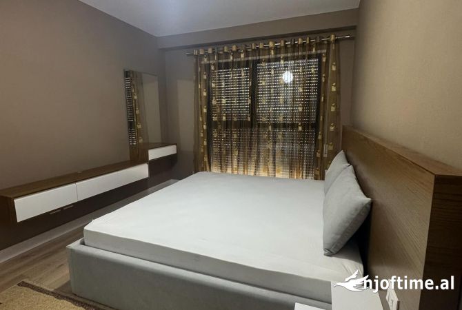 Shtepi me qera Apartament ne Tirane, 1+1, Mobilimi E mobiluar, Pagesa 550  Euro.