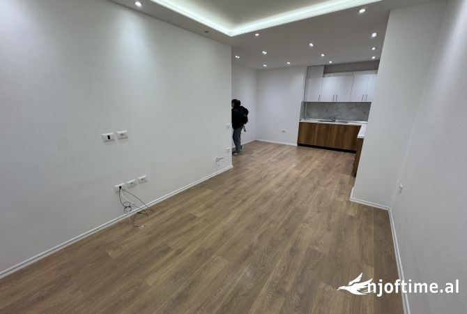 Shtepi me qera 1+1 ne Tirane - 400 Euro