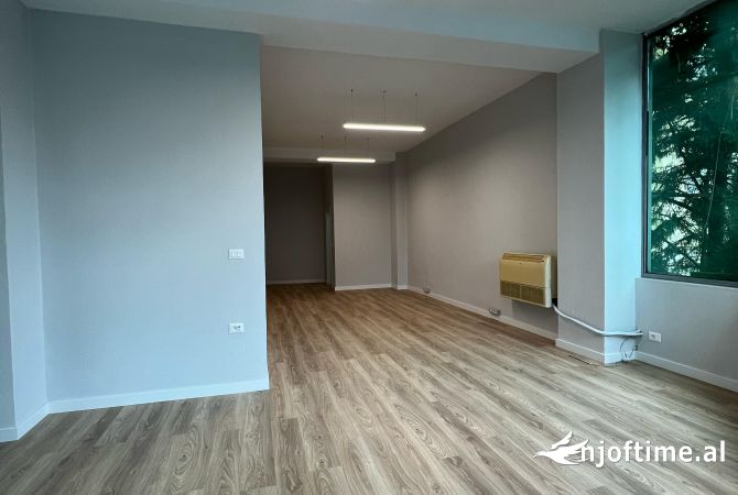 Shtepi me qera 2+1 ne Tirane - 2,000 Euro