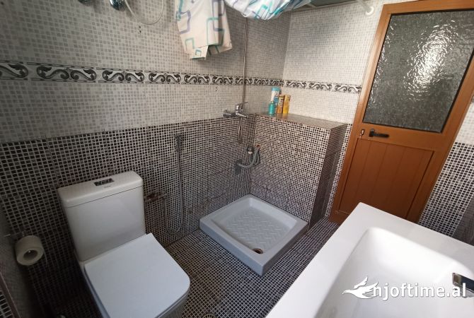 Shtepi me qera Apartament ne Tirane, 2+1, Mobilimi E mobiluar, Pagesa 500  Euro.
