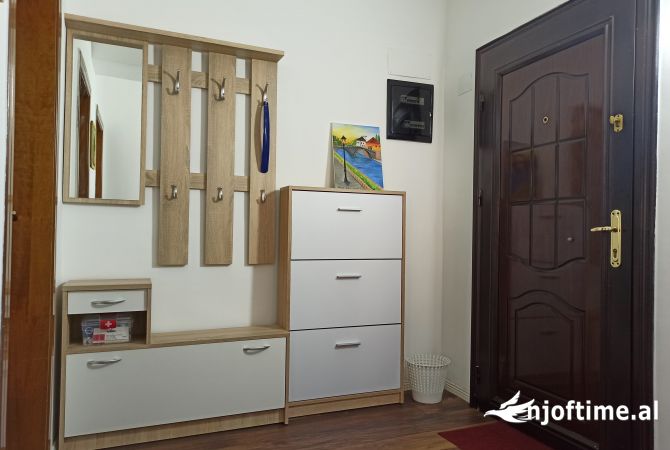 Shtepi me qera Apartament ne Tirane, 2+1, Mobilimi E mobiluar, Pagesa 500  Euro.