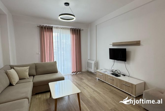 Shtepi me qera 2+1 ne Tirane - 530 Euro