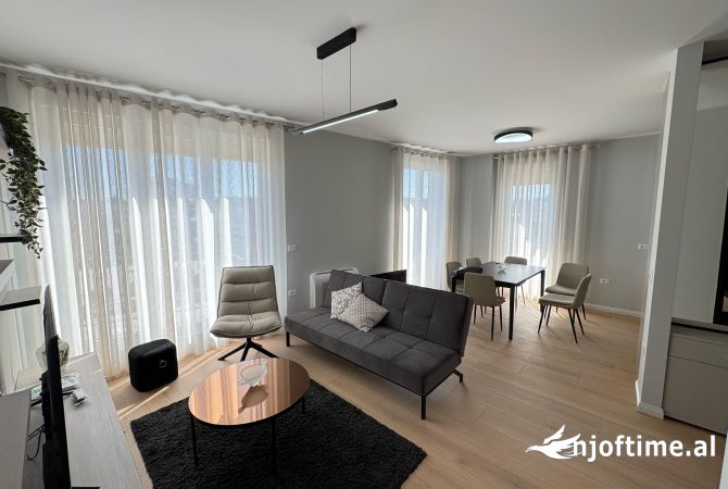 Shtepi me qera 2+1 ne Tirane - 1,200 Euro