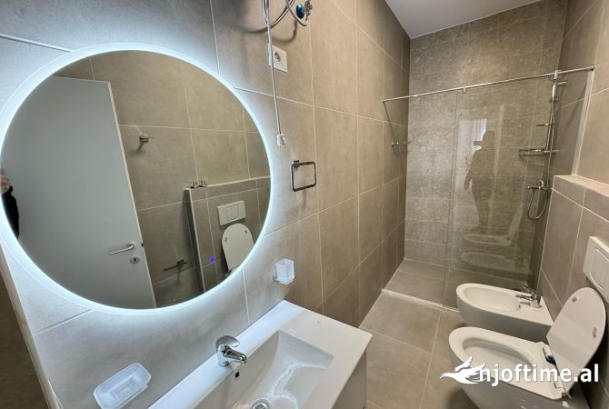 Shtepi me qera Apartament ne Tirane, 2+1, Mobilimi E mobiluar, Pagesa 1,200  Euro.