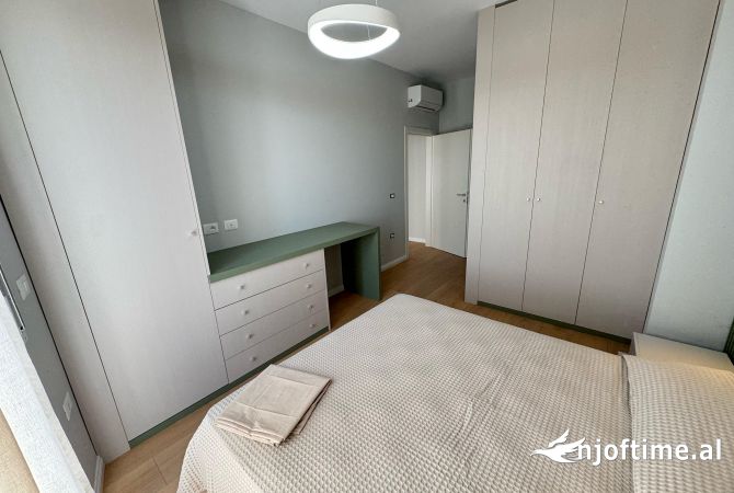 Shtepi me qera Apartament ne Tirane, 2+1, Mobilimi E mobiluar, Pagesa 1,200  Euro.
