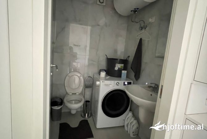 Shtepi ne shitje Apartament ne Tirane, 2+1, Mobilimi E mobiluar, Pagesa 240,000  Euro.