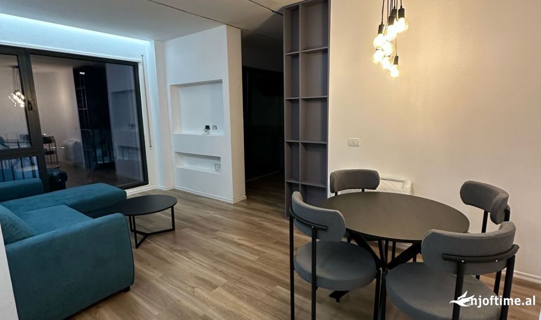 Shtepi me qera Apartament ne Tirane, 2+1, Mobilimi E mobiluar, Pagesa 800  Euro.