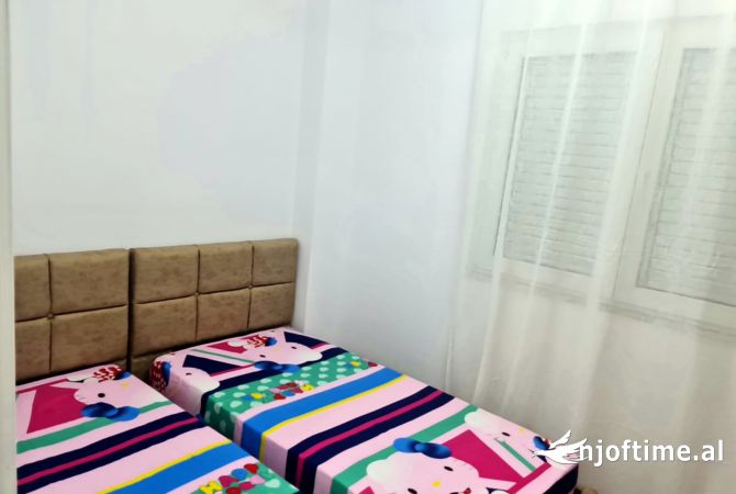 Shtepi me qera Apartament ne Tirane, 2+1, Mobilimi E mobiluar, Pagesa 600  Euro.