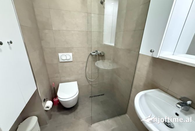 Shtepi me qera Apartament ne Tirane, 2+1, Mobilimi E mobiluar, Pagesa 800  Euro.