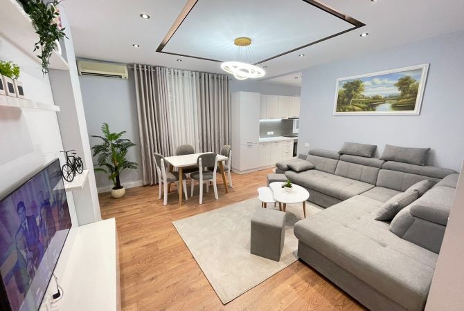 Shtepi me qera 2+1 ne Tirane - 690 Euro