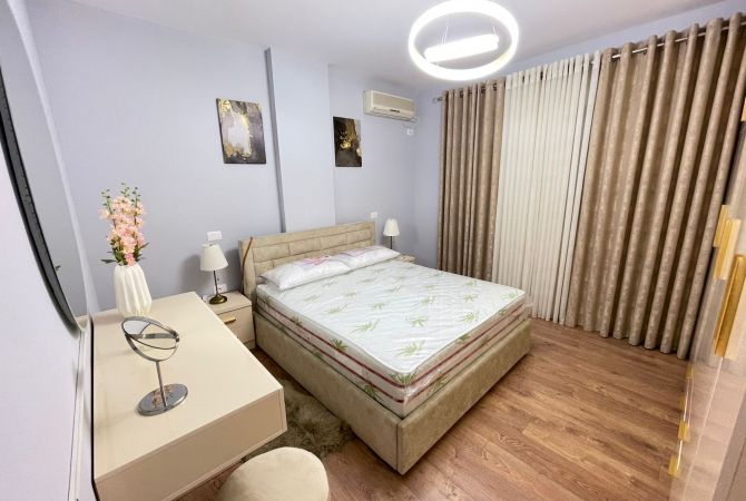 Shtepi me qera Apartament ne Tirane, 2+1, Mobilimi E mobiluar, Pagesa 690  Euro.