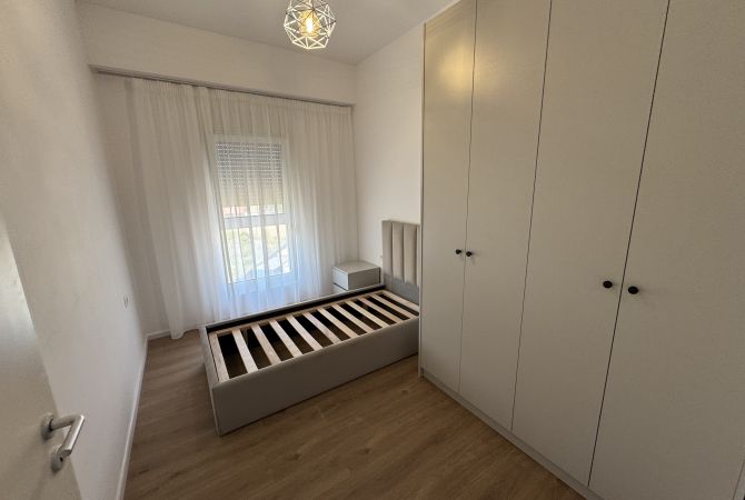 Shtepi me qera Apartament ne Tirane, 2+1, Mobilimi E mobiluar, Pagesa 60,000  Leke.
