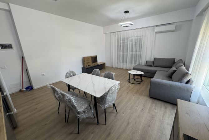 Shtepi me qera 2+1 ne Tirane - 60,000 Leke
