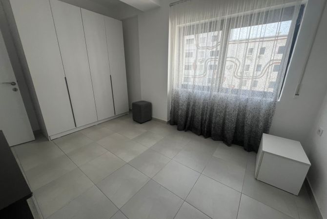 Shtepi me qera Apartament ne Tirane, 1+1, Mobilimi E mobiluar, Pagesa 450  Euro.