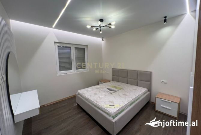 Shtepi ne shitje Duplex(shtepi me 2 kate) ne Tirane, 2+1, Mobilimi E mobiluar, Pagesa 170,000  Euro.