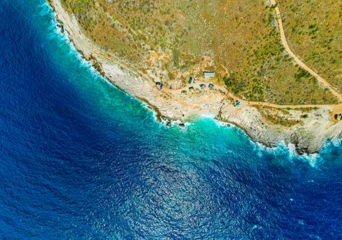Truall ose Toke  ne Himare - 300,000 Euro