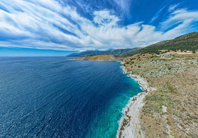 Truall ose Toke  ne Himare - 300,000 Euro
