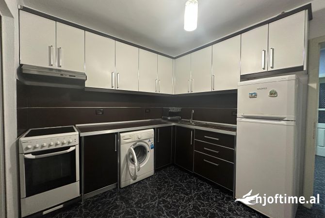 Shtepi me qera 2+1 ne Tirane - 450 Euro