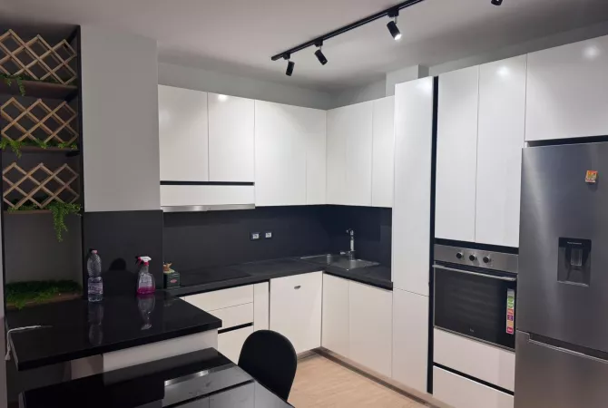 Shtepi me qera 2+1 ne Tirane - 1,000 Euro