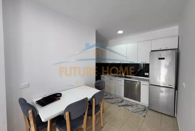 Shtepi me qera Apartament ne Tirane, 2+1, Mobilimi E mobiluar, Pagesa 800  Euro.
