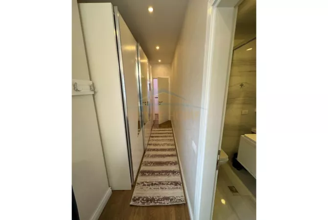 Shtepi me qera Apartament ne Tirane, 3+1, Mobilimi E mobiluar, Pagesa 800  Euro.