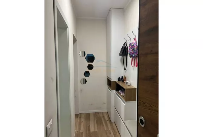 Shtepi ne shitje Apartament ne Tirane, 1+1, Mobilimi E mobiluar, Pagesa 176,000  Euro.