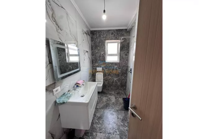 Shtepi ne shitje Apartament ne Tirane, 2+1, Mobilimi E mobiluar, Pagesa 147,000  Euro.
