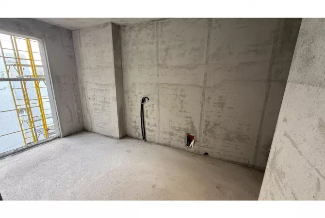 Shtepi ne shitje Apartament ne Tirane, 2+1, Mobilimi Bosh, pa mobiluar, Pagesa 237,000  Euro.