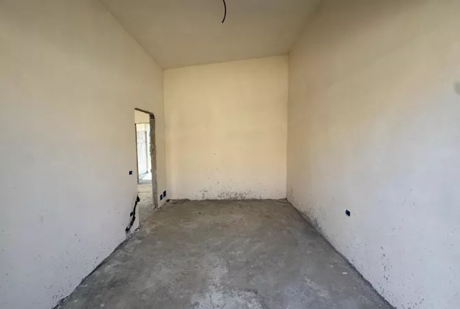 Shtepi ne shitje Vila Luksoze ne Tirane, 4+1, Mobilimi Bosh, pa mobiluar, Pagesa 520,000  Euro.