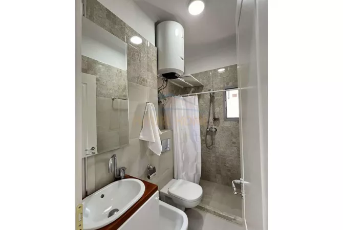 Shtepi ne shitje Apartament ne Tirane, 2+1, Mobilimi E mobiluar, Pagesa 109,000  Euro.