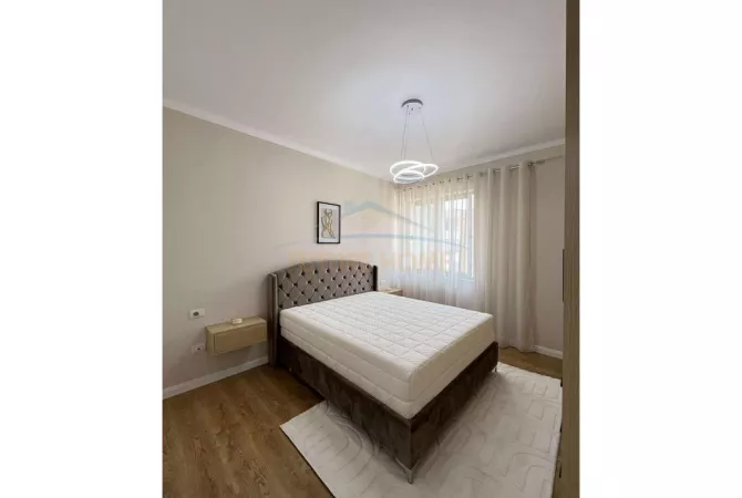 Shtepi ne shitje Apartament ne Tirane, 2+1, Mobilimi E mobiluar, Pagesa 148,000  Euro.