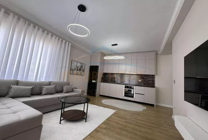 Shtepi ne shitje Apartament ne Tirane, 2+1, Mobilimi E mobiluar, Pagesa 148,000  Euro.