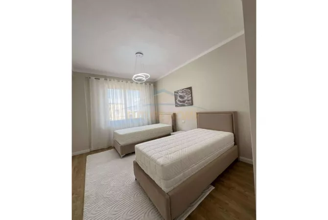 Shtepi ne shitje Apartament ne Tirane, 2+1, Mobilimi E mobiluar, Pagesa 148,000  Euro.