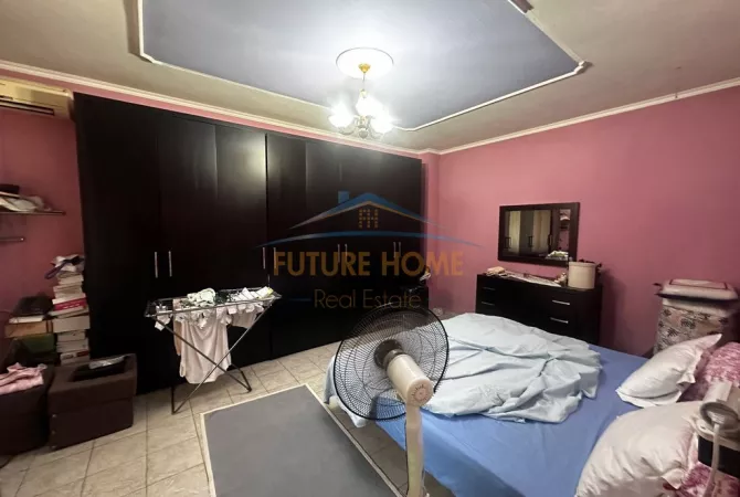 Shtepi ne shitje Apartament ne Tirane, 2+1, Mobilimi E mobiluar, Pagesa 149,350  Euro.