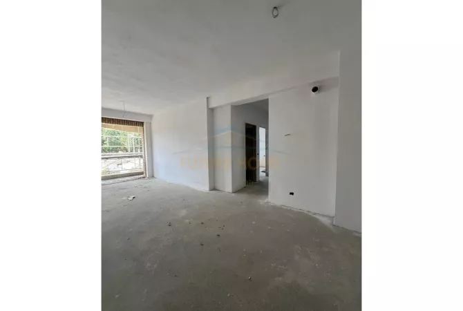 Shtepi ne shitje Apartament ne Tirane, 2+1, Mobilimi Bosh, pa mobiluar, Pagesa 210,400  Euro.