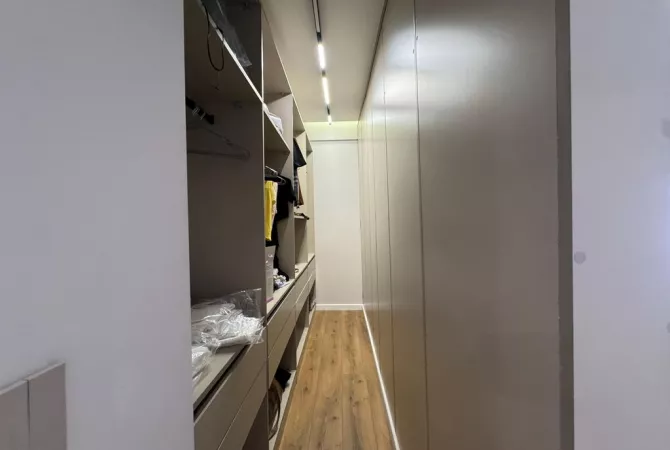 Shtepi me qera Duplex(shtepi me 2 kate) ne Tirane, 2+1, Mobilimi E mobiluar, Pagesa 1,400  Euro.