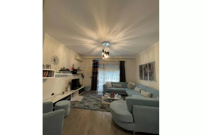 Shtepi me qera 3+1 ne Tirane - 1,300 Euro