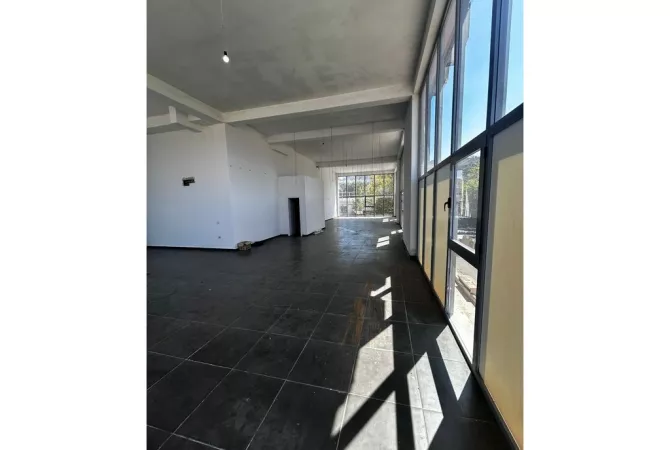 Qera, Ambient Biznesi, Misto Mame, Tirane.