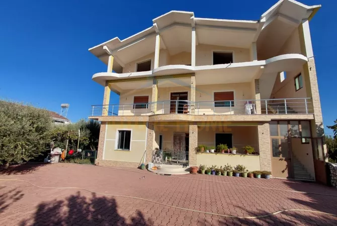 Shtepi ne shitje 3+1 ne Tirane - 680,000 Euro
