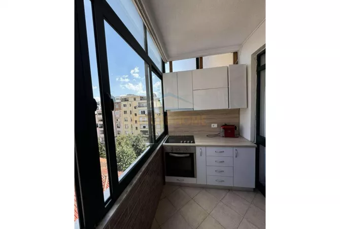 Shtepi me qera Apartament ne Tirane, 1+1, Mobilimi E mobiluar, Pagesa 600  Euro.