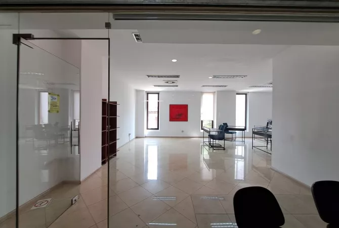 Ambient biznesi me qera 1+1 ne Tirane - 1,000 Euro