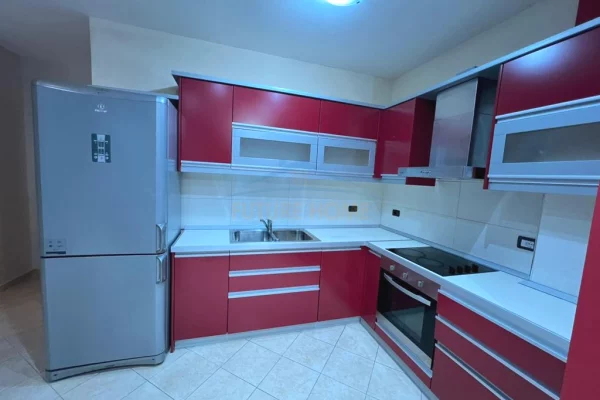 Shtepi me qera 2+1 ne Tirane - 650 Euro