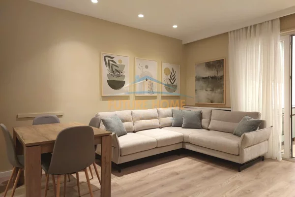 Shtepi me qera 2+1 ne Tirane - 1,000 Euro