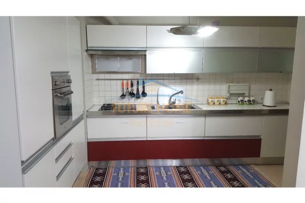 Shtepi me qera 1+1 ne Tirane - 550 Euro