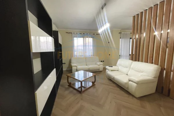 Shtepi me qera 2+1 ne Tirane - 598 Euro