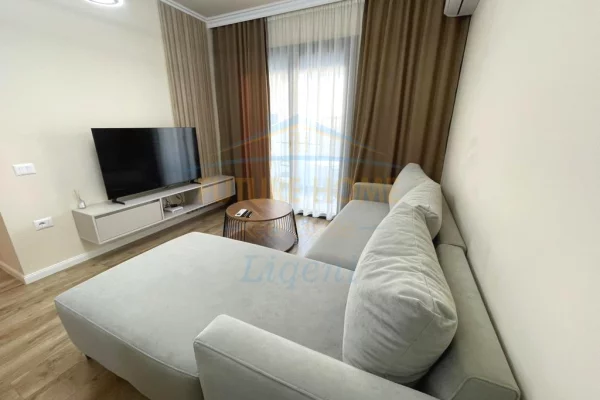 Shtepi me qera 1+1 ne Tirane - 999 Euro