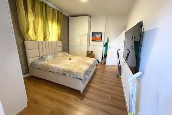 Shtepi me qera 2+1 ne Tirane - 1,799 Euro